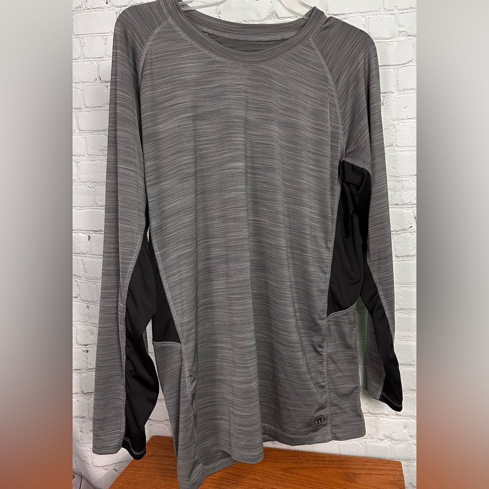Hang Ten pull over Mens Gray Black UPF 50+ Grorpcore outdoor Shirt. Size Large.